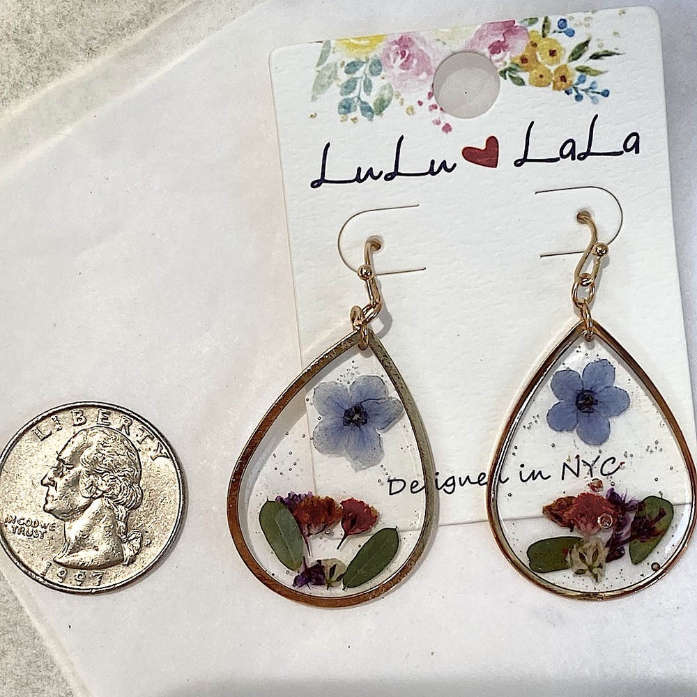 LAST ONE⭐️Real Flower Teardrop Shaped Earrings - Picture 2 of 5